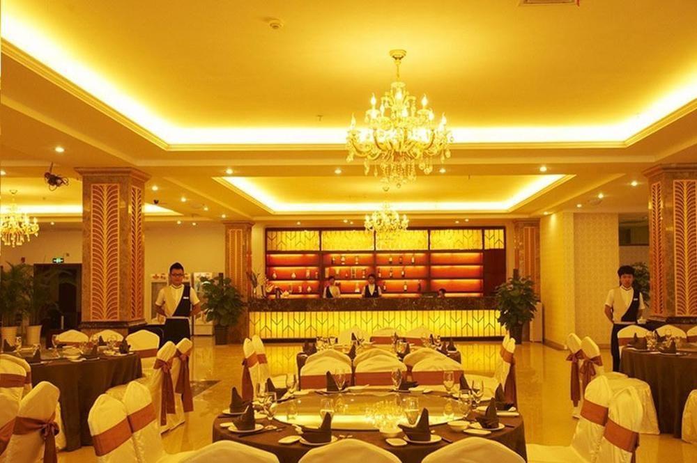 成都百港国际酒店 外观 照片